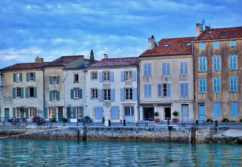 Couleur de façade maison tendance 2026 : nos inspirations pour une façade qui attire les regards