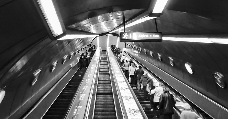 Monte-escalier Stannah : prix, guide complet et astuces pour bien choisir